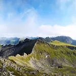 With Charm In Lofoten * Valberg