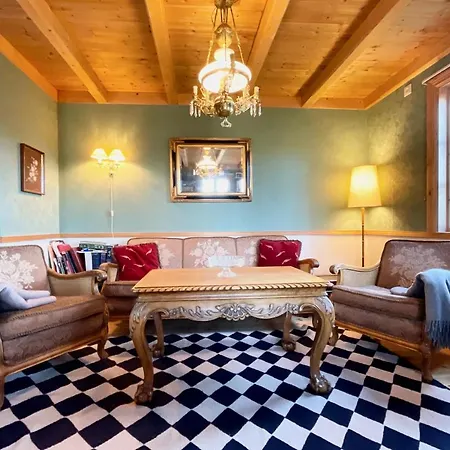 With Charm In Lofoten Chalet *