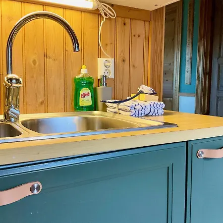 With Charm In Lofoten * Valberg