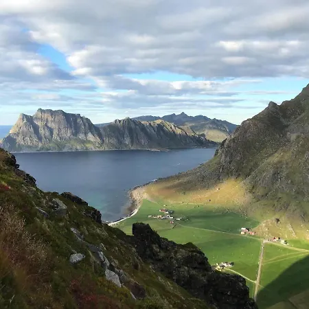 With Charm In Lofoten Chalet *