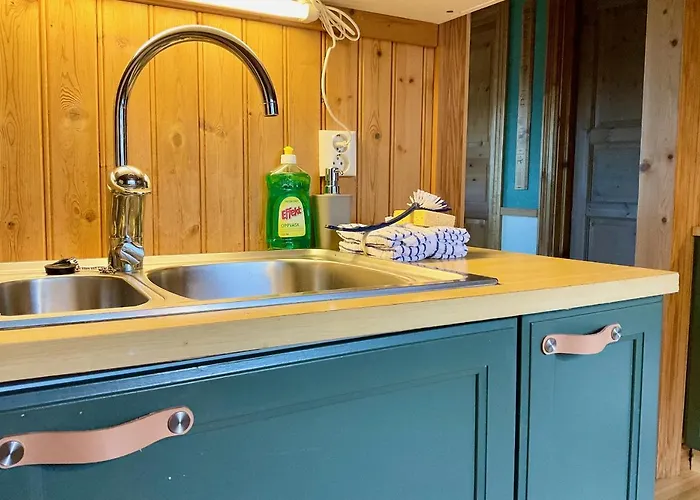 With Charm In Lofoten * Valberg