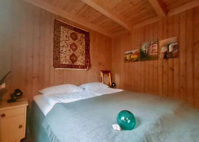 With Charm In Lofoten 木屋